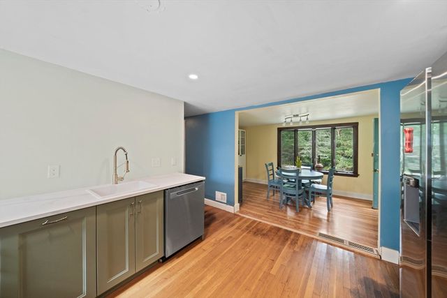 495 Thicket St, Weymouth, MA 02190
