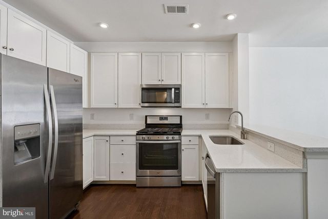 14831 CHRYSLER CT, Woodbridge, VA 22193