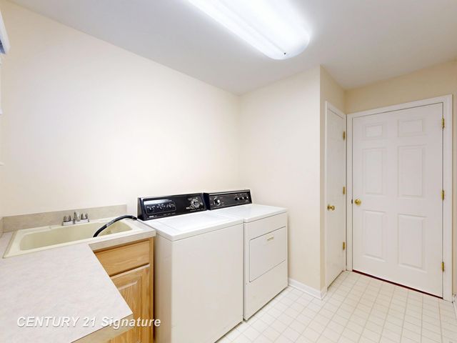 6460 Royal Club Drive, Flint Twp, MI 48433
