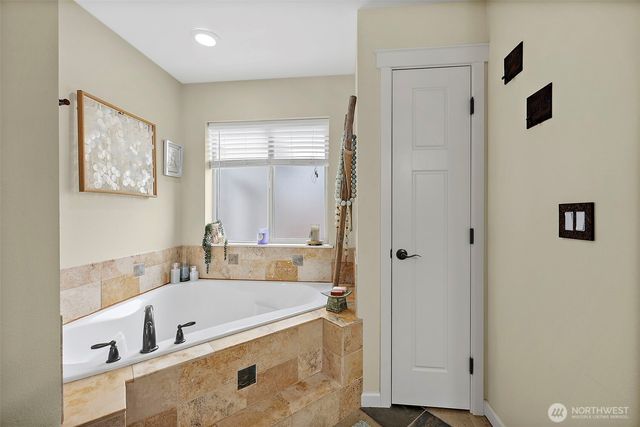 4144 Riverwood Drive SE, Olympia, WA 98501