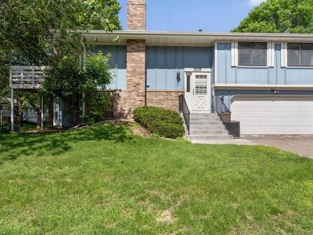 6855 Macbeth Court, Woodbury, MN 55125