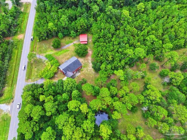 2099 Garcon Point Rd, Milton, FL 32583