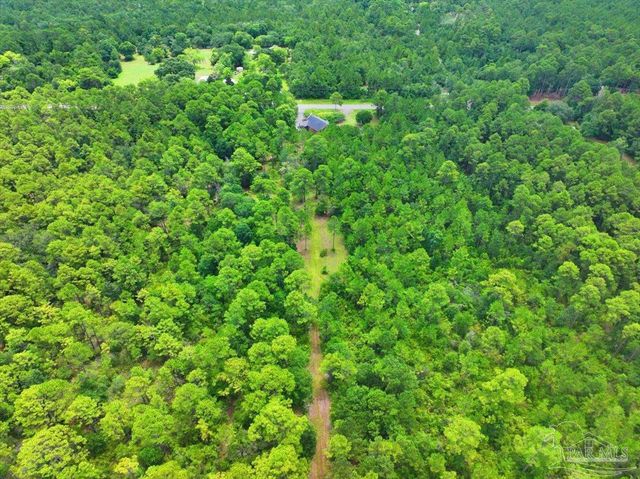 2099 Garcon Point Rd, Milton, FL 32583