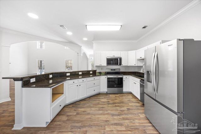 2099 Garcon Point Rd, Milton, FL 32583