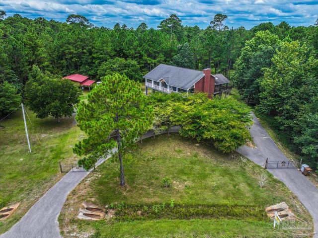 2099 Garcon Point Rd, Milton, FL 32583