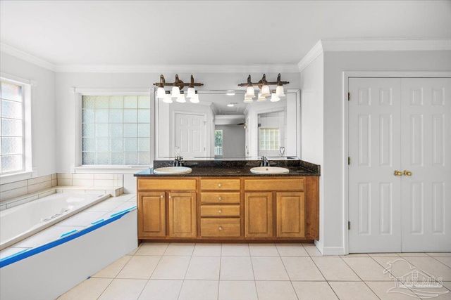 2099 Garcon Point Rd, Milton, FL 32583