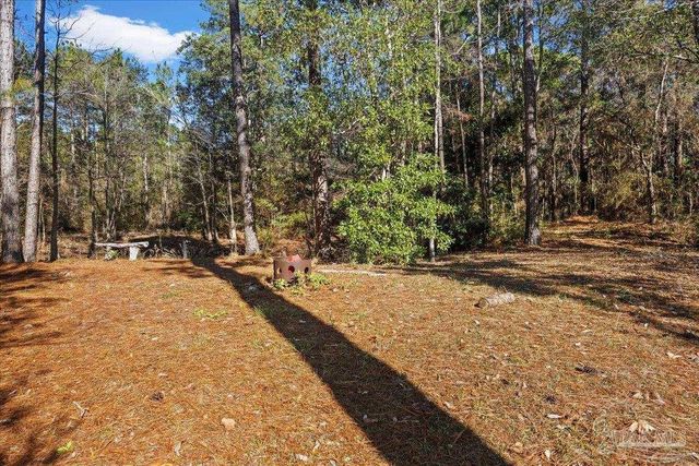 2099 Garcon Point Rd, Milton, FL 32583