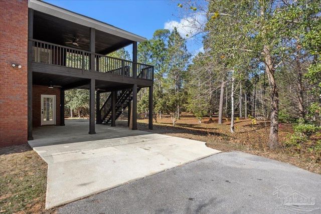 2099 Garcon Point Rd, Milton, FL 32583