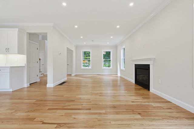 69 Denfield Rd, Charlton, MA 01507