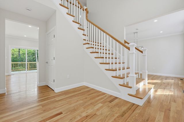 69 Denfield Rd, Charlton, MA 01507