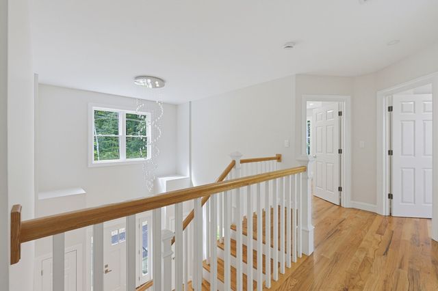 69 Denfield Rd, Charlton, MA 01507