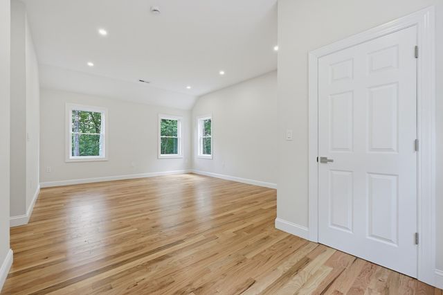 69 Denfield Rd, Charlton, MA 01507