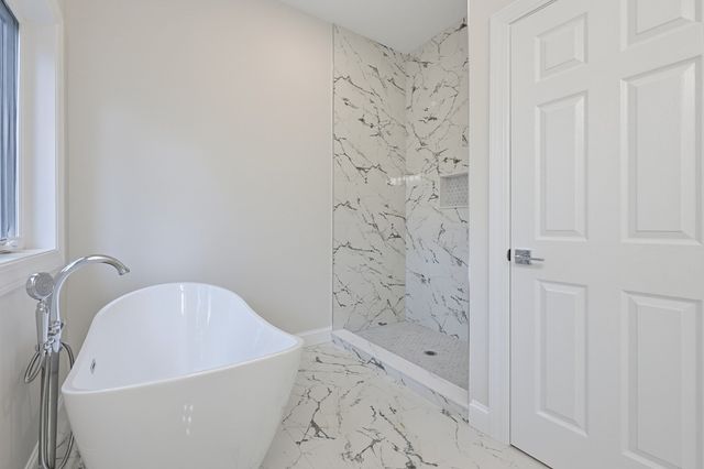 69 Denfield Rd, Charlton, MA 01507