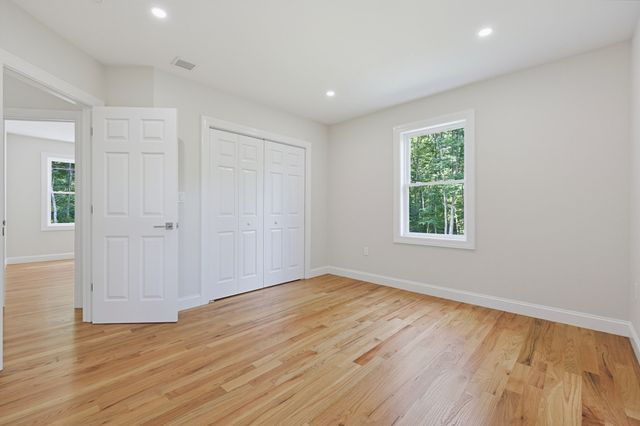 69 Denfield Rd, Charlton, MA 01507