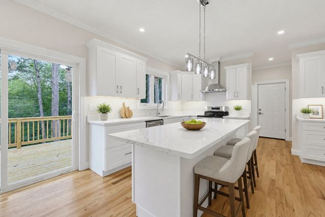 69 Denfield Rd, Charlton, MA 01507