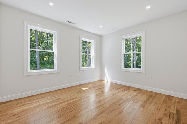 69 Denfield Rd, Charlton, MA 01507