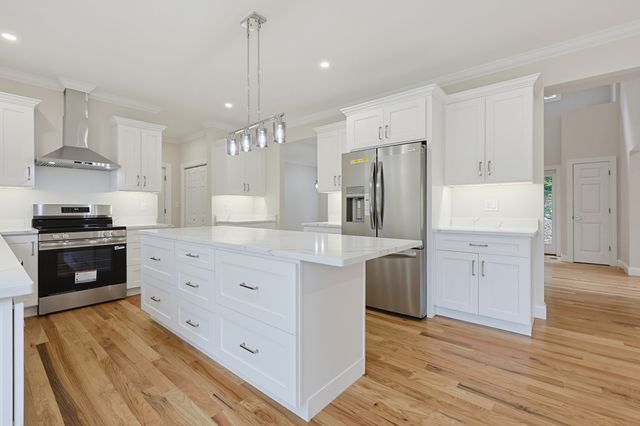 69 Denfield Rd, Charlton, MA 01507