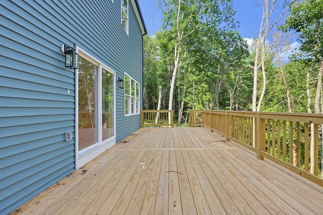 69 Denfield Rd, Charlton, MA 01507