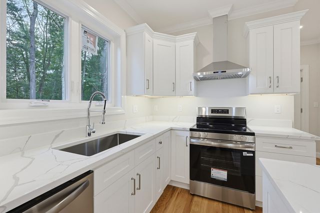 69 Denfield Rd, Charlton, MA 01507