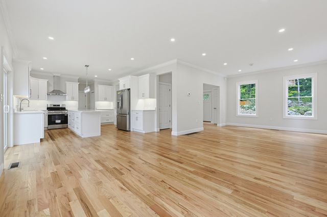 69 Denfield Rd, Charlton, MA 01507