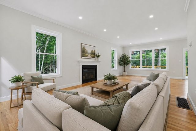 69 Denfield Rd, Charlton, MA 01507