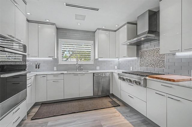 7301 SW 134th Terrace, Pinecrest, FL 33156