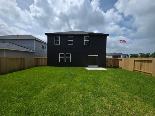 215 Flagstone Drive, Liberty, TX 77575