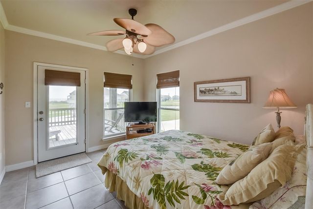 708 Kyndall Corner, Port Bolivar, TX 77650