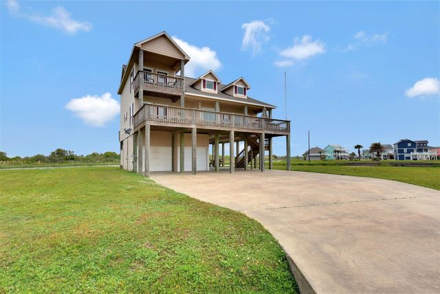 708 Kyndall Corner, Port Bolivar, TX 77650