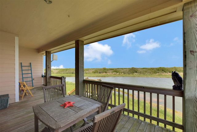 708 Kyndall Corner, Port Bolivar, TX 77650