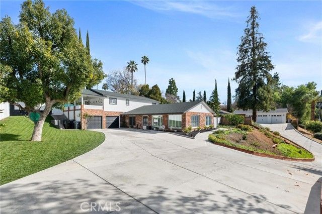 1349 S Center, Redlands, CA 92373