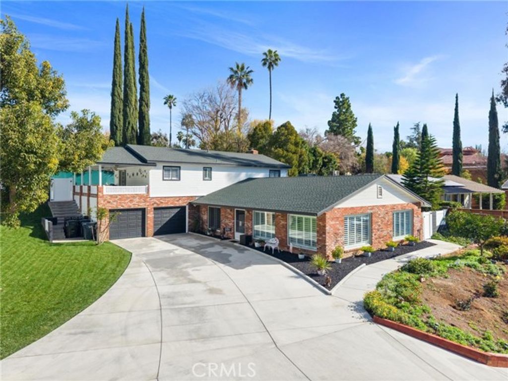 1349 S Center, Redlands, CA 92373