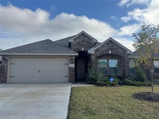 912 Madeline, Cleburne, TX 76033