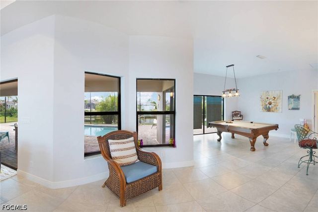 2712 SW 4th PL, Cape Coral, FL 33914