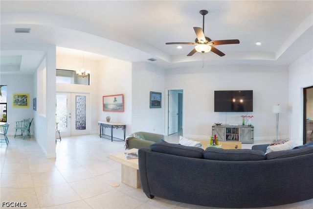 2712 SW 4th PL, Cape Coral, FL 33914