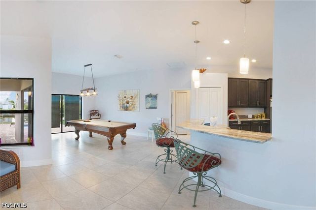 2712 SW 4th PL, Cape Coral, FL 33914