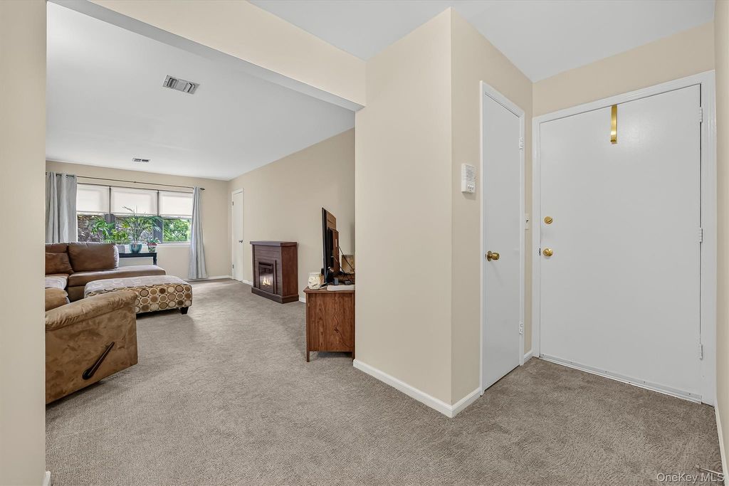 38 Milford Lane 5D, Suffern, NY 10901 — photo 3