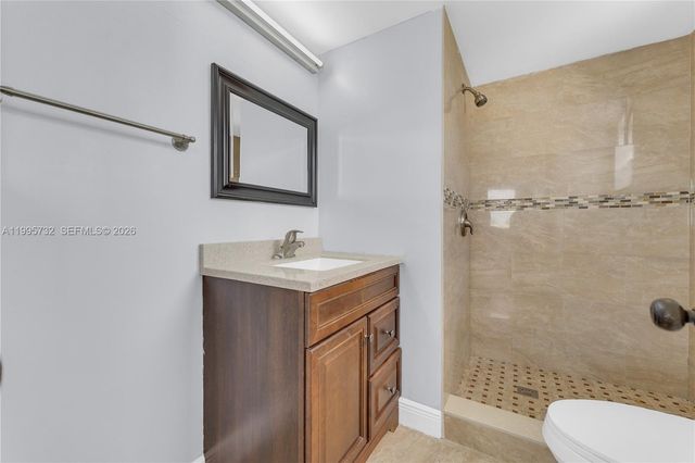 8280 Sunrise Lakes Blvd 301, Sunrise, FL 33322