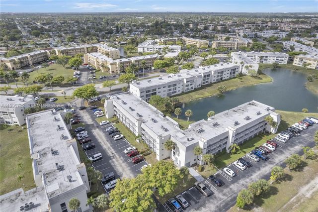 8280 Sunrise Lakes Blvd 301, Sunrise, FL 33322