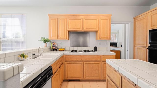 3245 Winged Foot Dr, Fairfield, CA 94534