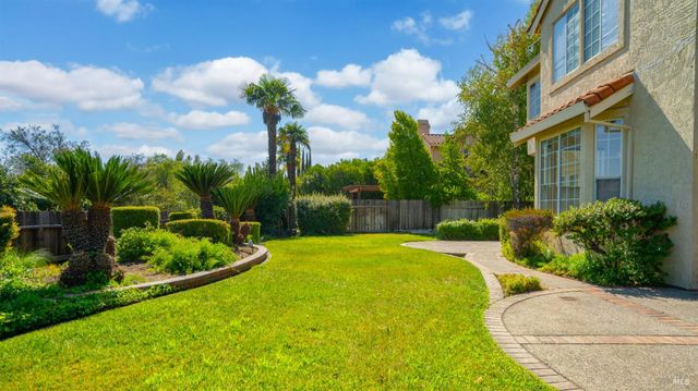 3245 Winged Foot Dr, Fairfield, CA 94534