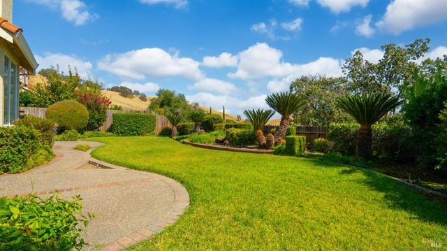 3245 Winged Foot Dr, Fairfield, CA 94534