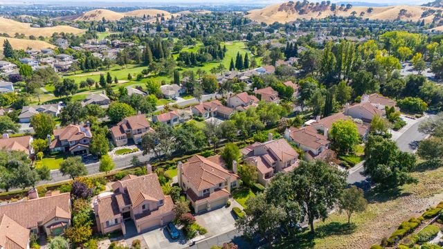 3245 Winged Foot Dr, Fairfield, CA 94534