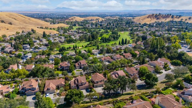 3245 Winged Foot Dr, Fairfield, CA 94534