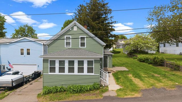 200 Judson Street, Tiverton, RI 02878