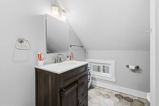 200 Judson Street, Tiverton, RI 02878