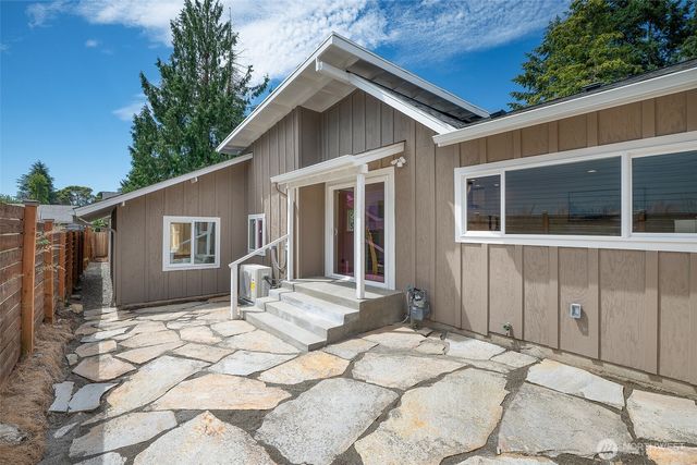 3122 Oas Drive W, University Place, WA 98466