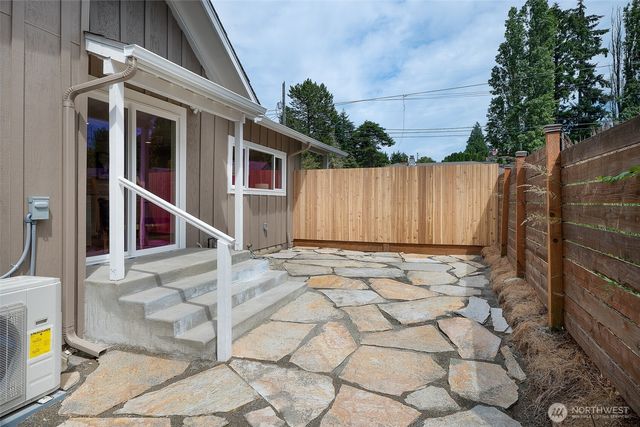 3122 Oas Drive W, University Place, WA 98466
