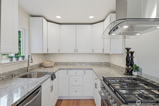 3122 Oas Drive W, University Place, WA 98466