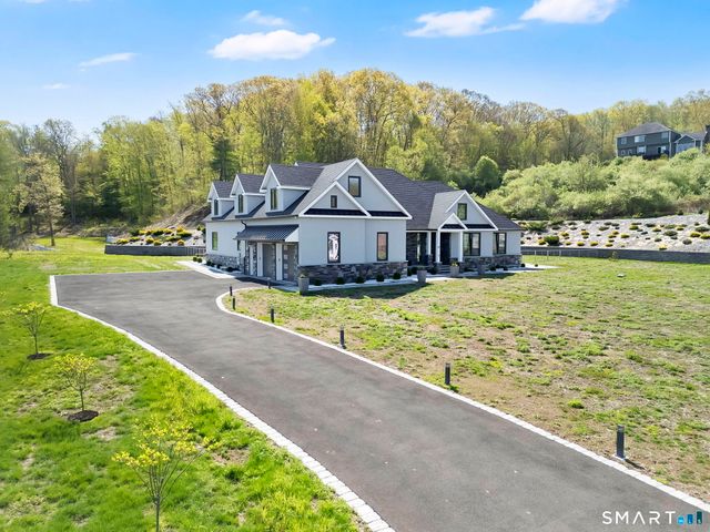 99 Mesa Drive, Bethany, CT 06524